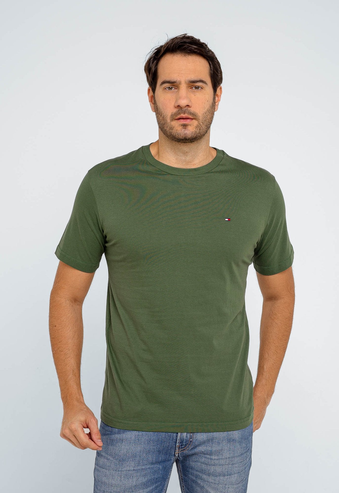 CAMISETA TOMMY HILFIGER BÁSICA - VERDE MILITAR