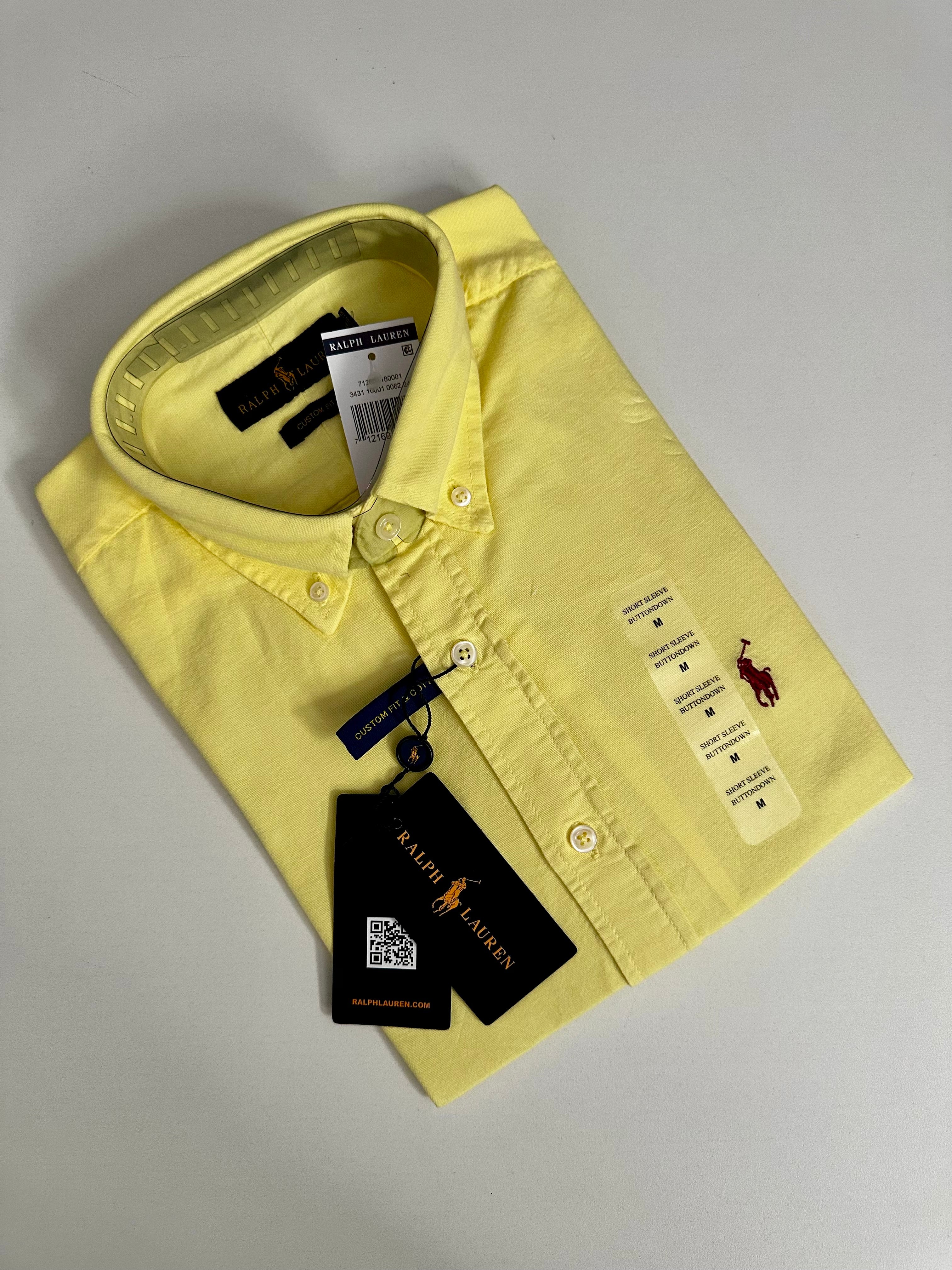 CAMISA RALPH LAUREN CUSTOM FIT MANGA CURTA - AMARELA COM PONEI VINHO