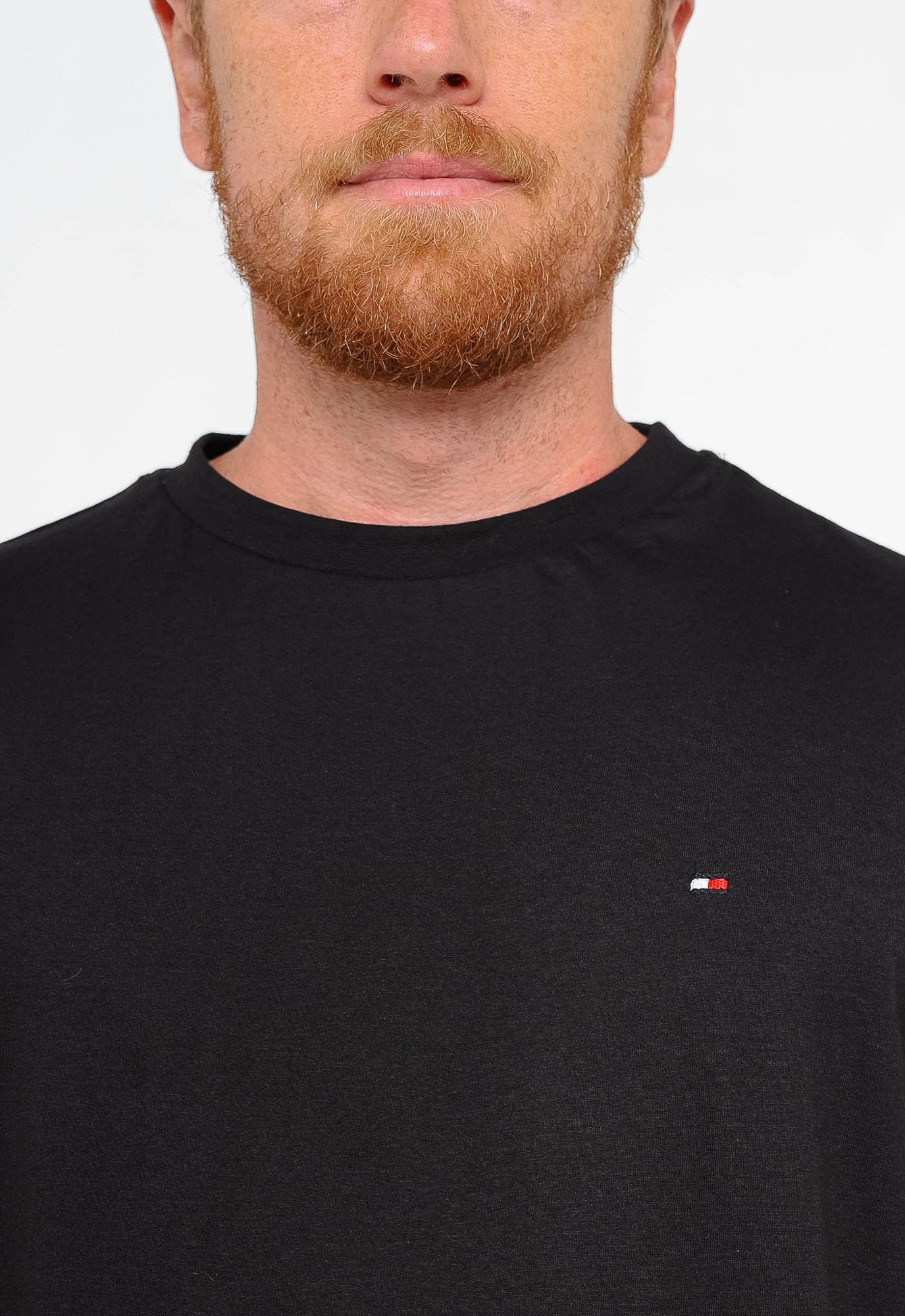 CAMISETA TOMMY HILFIGER BÁSICA - PRETA