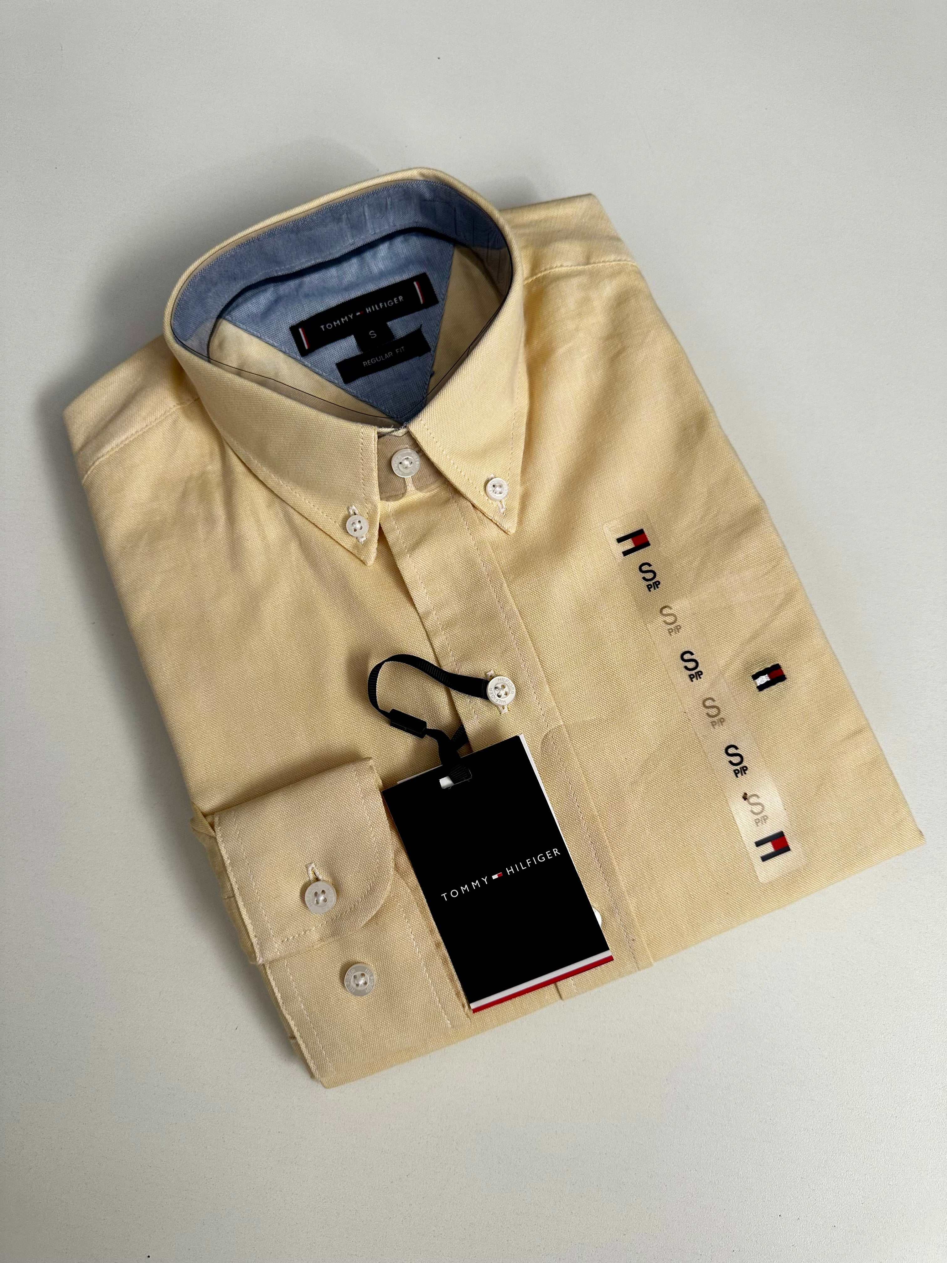 CAMISA TOMMY HILFIGER MANGA LONGA REGULAR FIT - AMARELA
