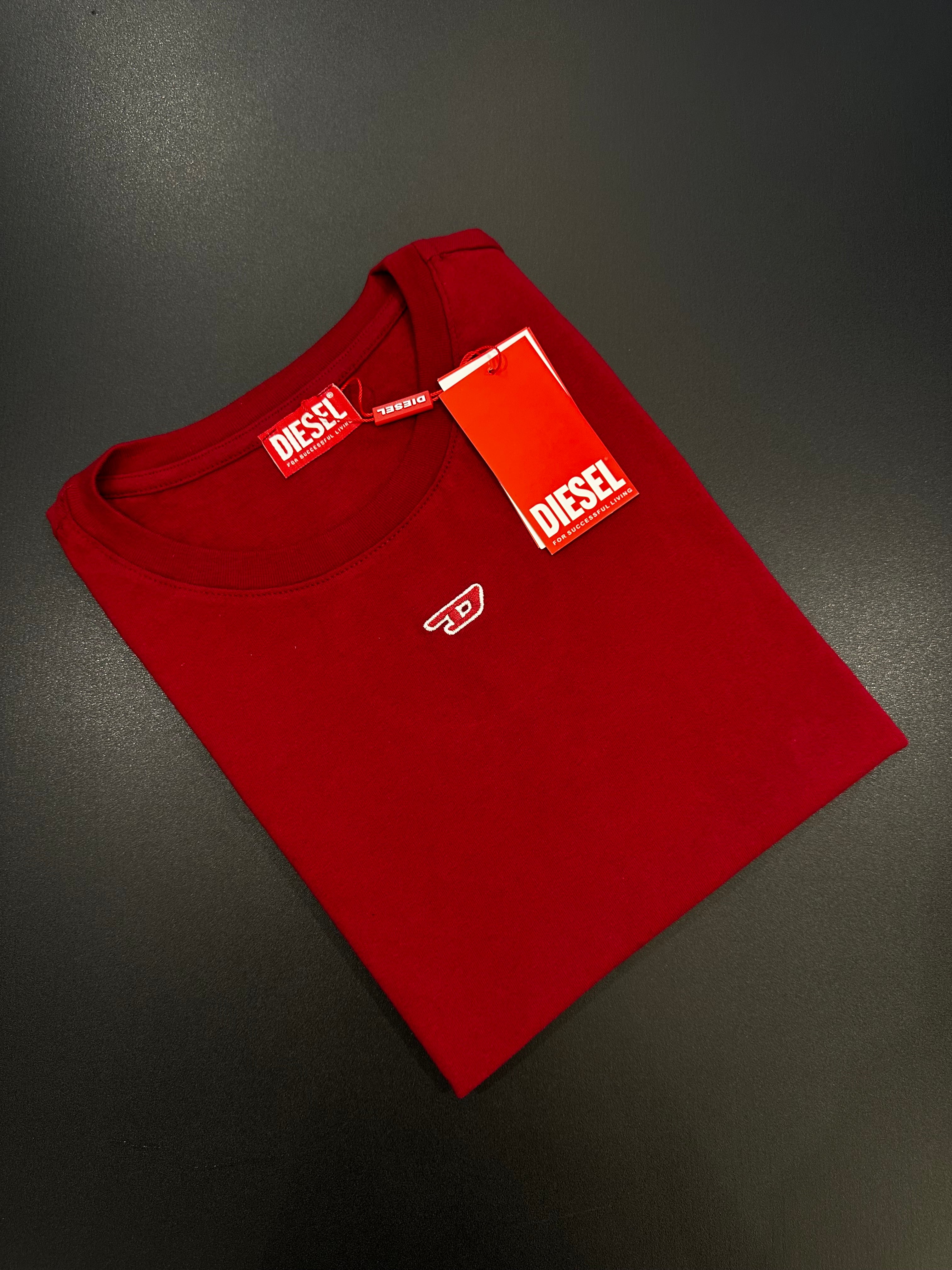 CAMISETA DIESEL LOGO MEIO PEITO - VINHO